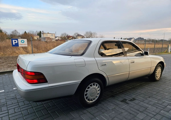 Lexus LS cena 54800 przebieg: 180000, rok produkcji 1992 z Pieniężno małe 742